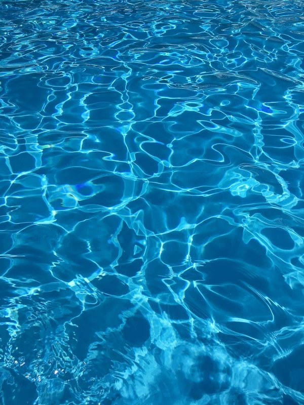Quelle est la meilleure façon d'entretenir une piscine en milieu salin?